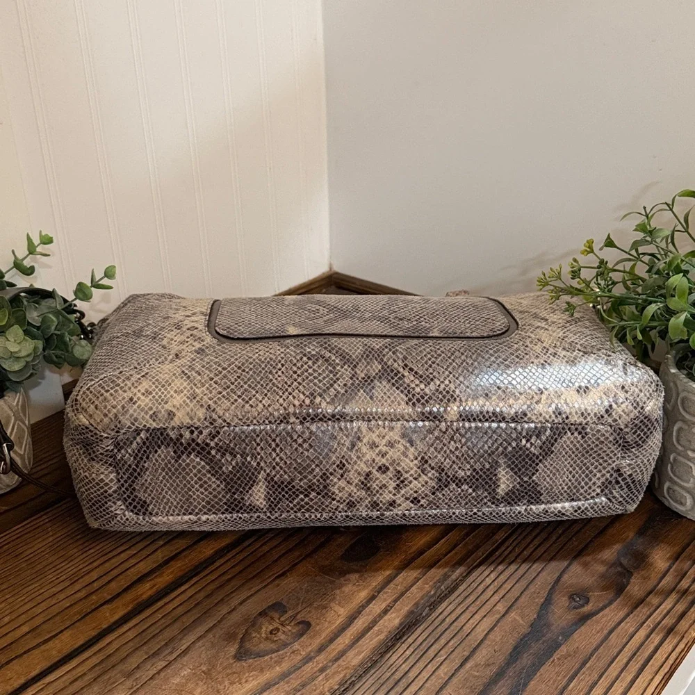 Coach style f24852